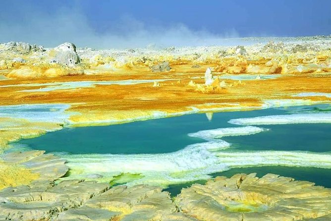 3 Day Tour to the Danakil Depression, Dallol, and Earta'le Volcano - Day 1: Lake Afdera and the climb toward Erta Ale