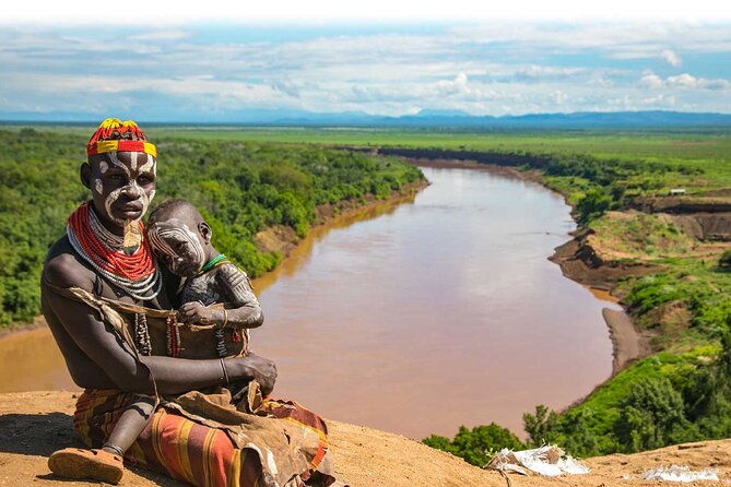 6-Day Omo Valley Cultural Private Tour - Day three: Karo body painting and a Hamer village