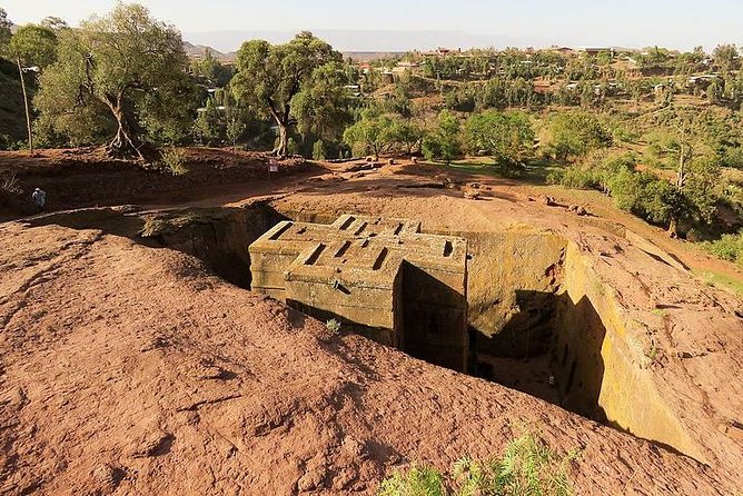 Lalibela 3 Days/ 2 Nights Tour package - Day 2: Ne’akuto Le’ab and the remaining churches