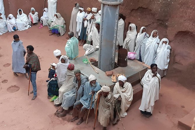 Visiting Lalibela churches - A guide who handles more than the church names